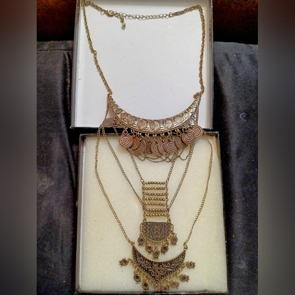 Indian brass intricate coin statement necklace - Picture 3 of 3